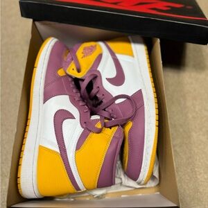 Size 10.5 - Jordan 1 Retro High OG Brotherhood 2022 (Worn once)
